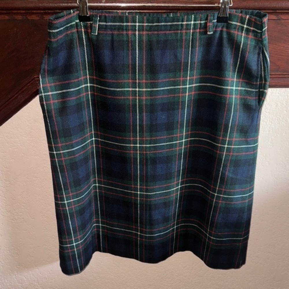 Hunter Sportswear Women’s Size 12 Kilt Tartan Pencil Skirt in Green & Blue & Red